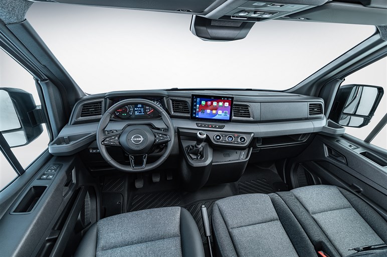 日産の巨大商用バン、新型「インタースター」が欧州で発売　キャンパー仕様を国内導入してみる妄想はアリ？ナシ？