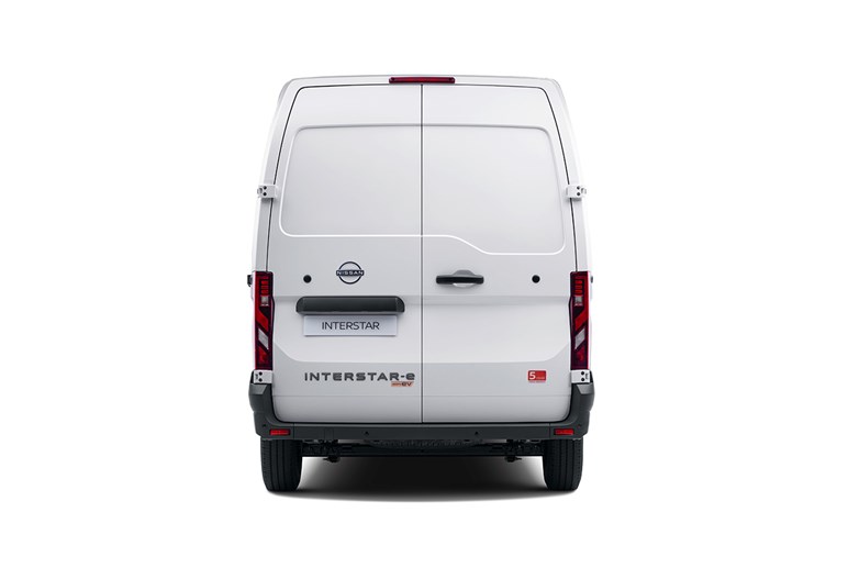 日産の巨大商用バン、新型「インタースター」が欧州で発売　キャンパー仕様を国内導入してみる妄想はアリ？ナシ？