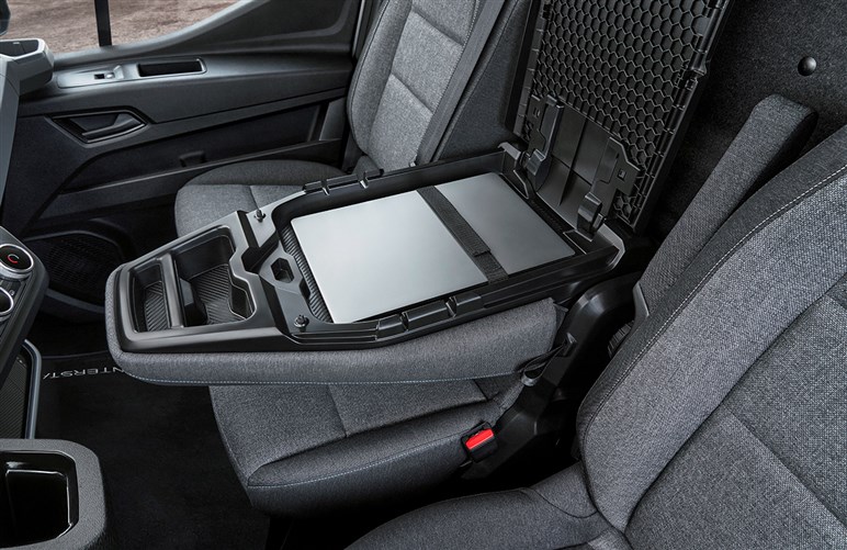 日産の巨大商用バン、新型「インタースター」が欧州で発売　キャンパー仕様を国内導入してみる妄想はアリ？ナシ？