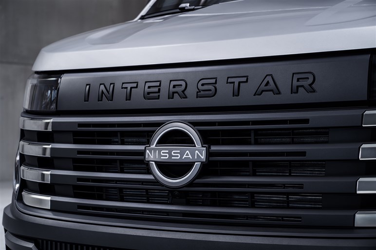 日産の巨大商用バン、新型「インタースター」が欧州で発売　キャンパー仕様を国内導入してみる妄想はアリ？ナシ？