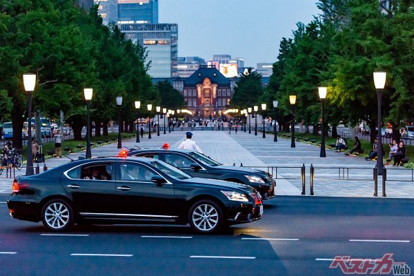 スゴッ 要人を守る 警護車 にハマる人急増中 警察マニアだけが知っているウォッチ術 ベストカーweb 自動車情報サイト 新車 中古車 Carview