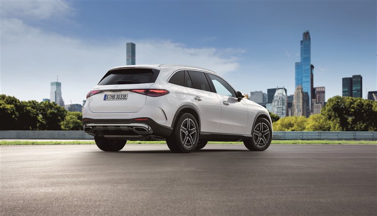メルセデス、新型GLC発表。ディーゼル＋MHEVで18.1km/L、価格は820
