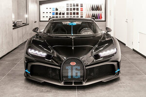 “世界最速の量産車”ブガッティ シロンの「ピュアスポーツ」日本上陸 加速は異次元！