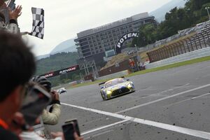 中升 ROOKIEがメルセデス同士のバトルを制し、富士24時間連覇&ampシリーズ連勝！｜スーパー耐久第2戦