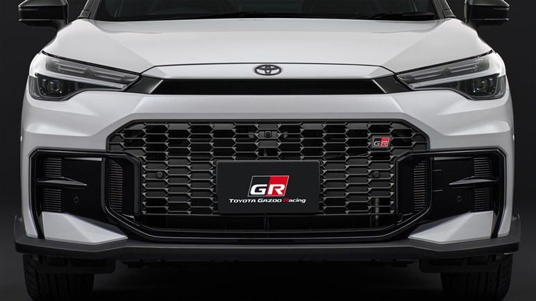 【ハイブリッドに一本化】「カローラクロス」改良で精悍顔に、「GRスポーツ」も新設定…276万円から