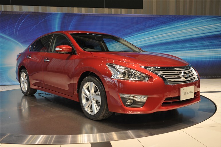 新型ティアナ発表 3代目は走行性能も追求