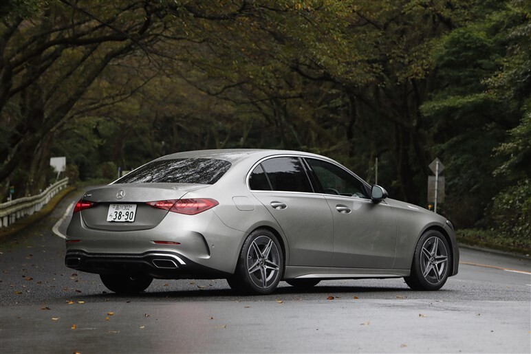 高くなった新型Cクラスに試乗。ステアリングは気になるが、これ買っときゃ間違いない