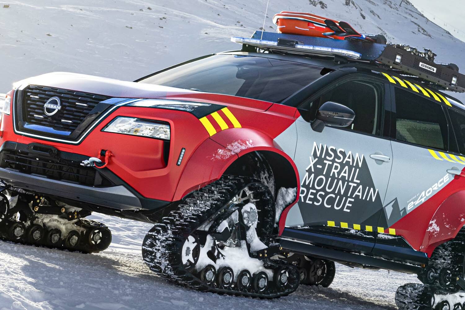 どんな大雪でも走破できる日産「エクストレイル」誕生！「e-4ORCE」を搭載した山岳救助車両でした