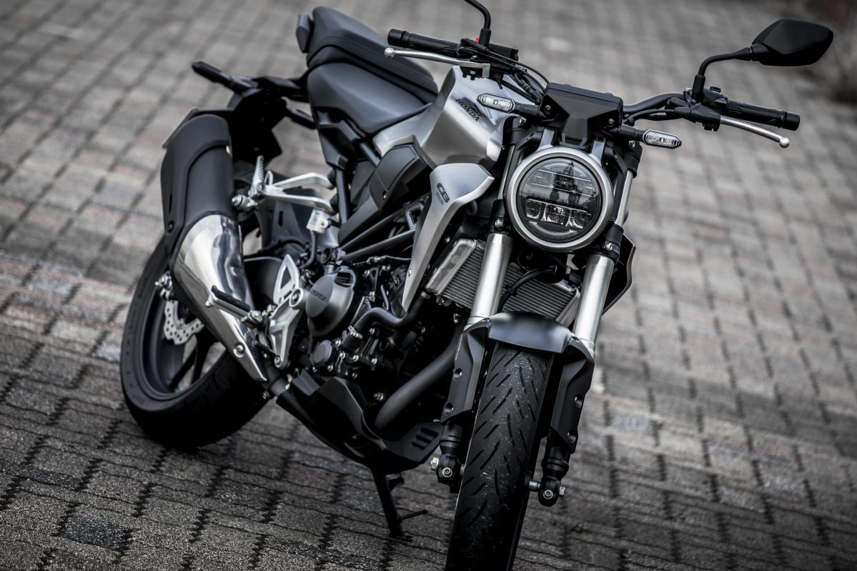 ツーリングも街乗りもコレ1台で十分 かも ホンダ Cb250r 500km試乗レポート Motorfan 自動車情報サイト 新車 中古車 Carview