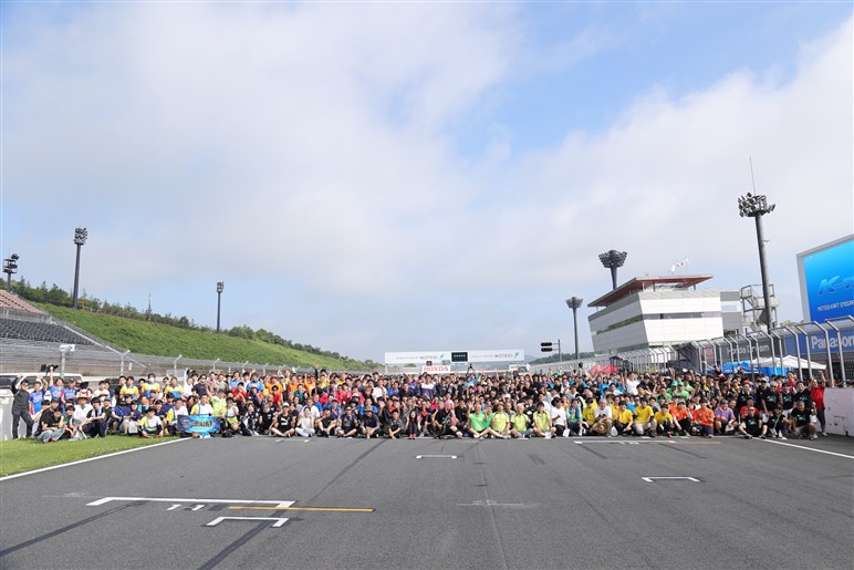 “観る”と“走る”じゃ大違い！《編集》が焼肉屋で誘われ味わった、モータースポーツに参加する醍醐味