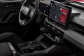 トヨタ新型『RAV4』初公開　デザイン刷新、PHEVは最大300ps超に強化　年度内発売へ