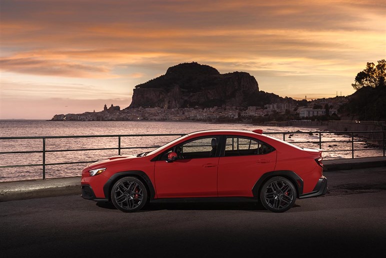 【待望】ついに「WRX S4」にも6速MT登場か？ スバルが“操る楽しさ”を取り戻す一手、2026年に期待