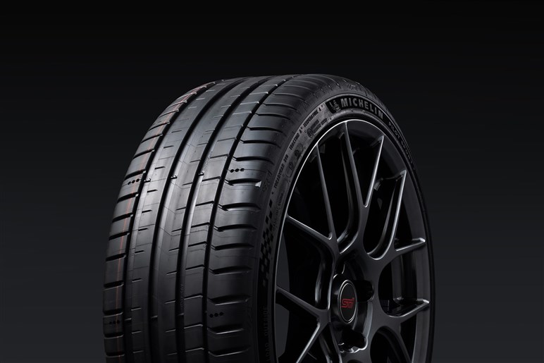 【待望】ついに「WRX S4」にも6速MT登場か？ スバルが“操る楽しさ”を取り戻す一手、2026年に期待