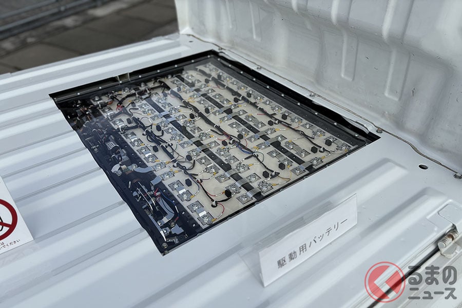 スズキが「“新”キャリイ」を公開！ 驚異の「100万km」も走れるすごい“耐久性”も確保！ 既存のキャリイユーザーにも嬉しい「新たな軽トラ」e-キャリイをイベントで披露