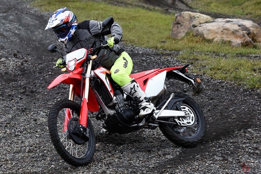 RC213V-SやRC30に続け! ホンダがまたしてもリアルレーサーの公道仕様を発売!! 「CRF450L」試乗