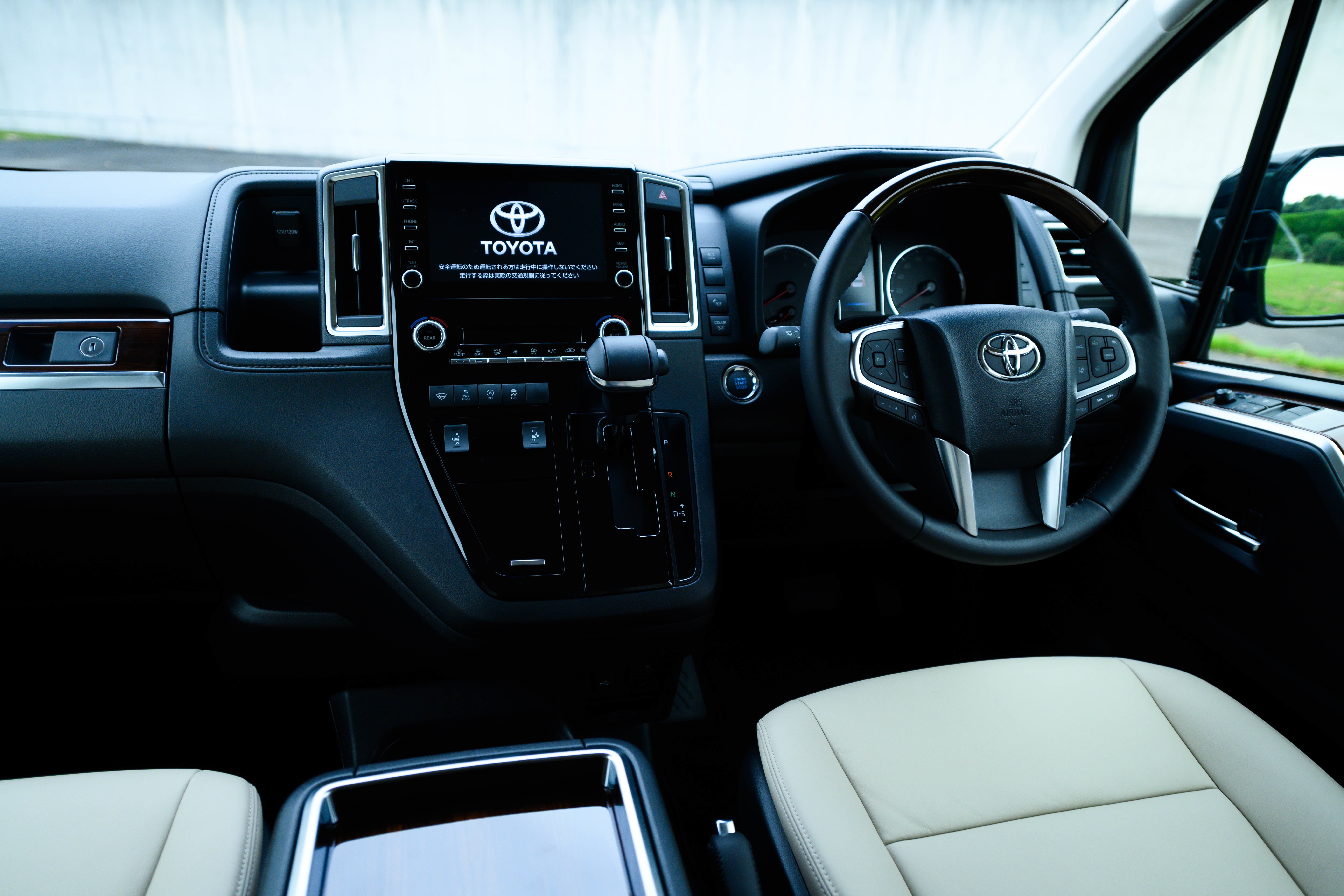 トヨタの新型ミニバンが巨大 豪華すぎる グランエース登場 Gq Japan 自動車情報サイト 新車 中古車 Carview