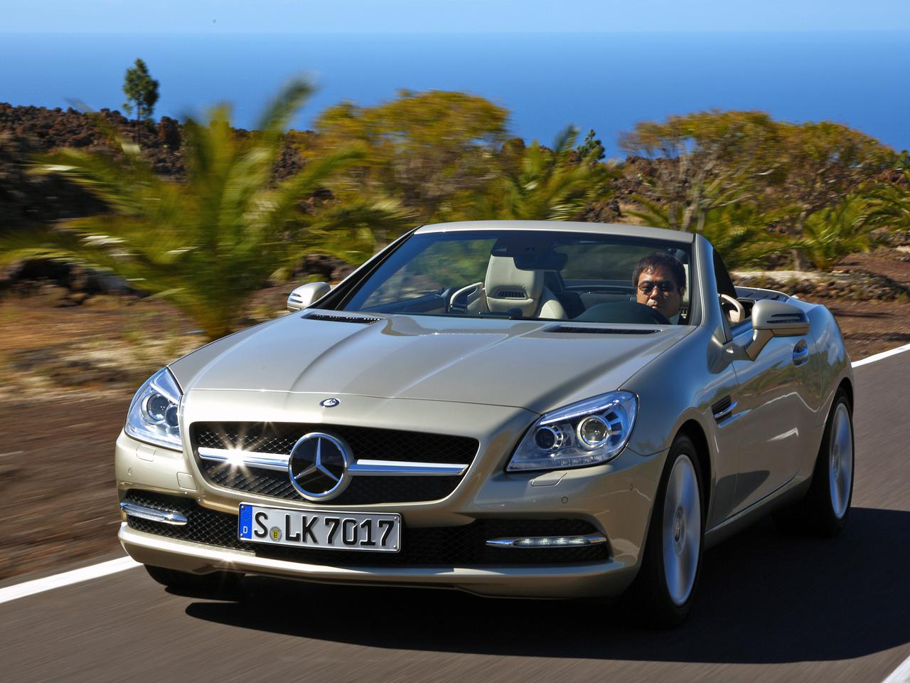 3代目メルセデス ベンツ Slk250の刺激的な吸気音 それよりも魅力的だったslk350 10年ひと昔の新車 Webモーターマガジン 自動車情報サイト 新車 中古車 Carview