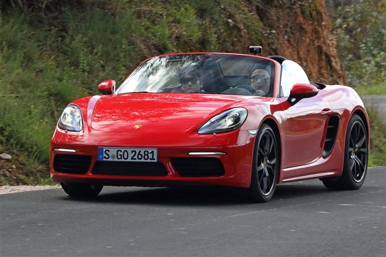 718ボクスター海外試乗 不等長エキゾーストで懐かしのドロドロ音が復活 Carview 自動車情報サイト 新車 中古車 Carview