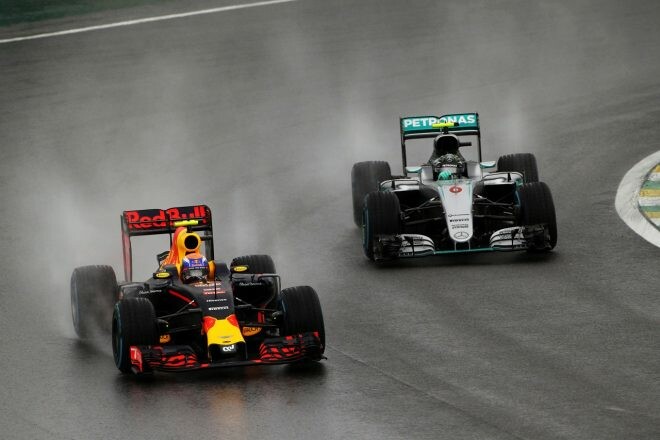 F1が過去の名レースを無料配信へ。今週末はフェルスタッペンの速さが光った波乱の2016年ブラジルGP