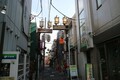 スーパーカブで訪れた東京都中野区の裏路地　そこには昭和レトロの世界に浸れる光景が広がっていた