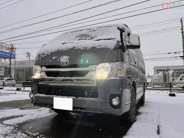 「ハイエース2駆は雪道に弱い」本当か？ 実地を走って理由が判明 予防策は “あえて荷物積む”