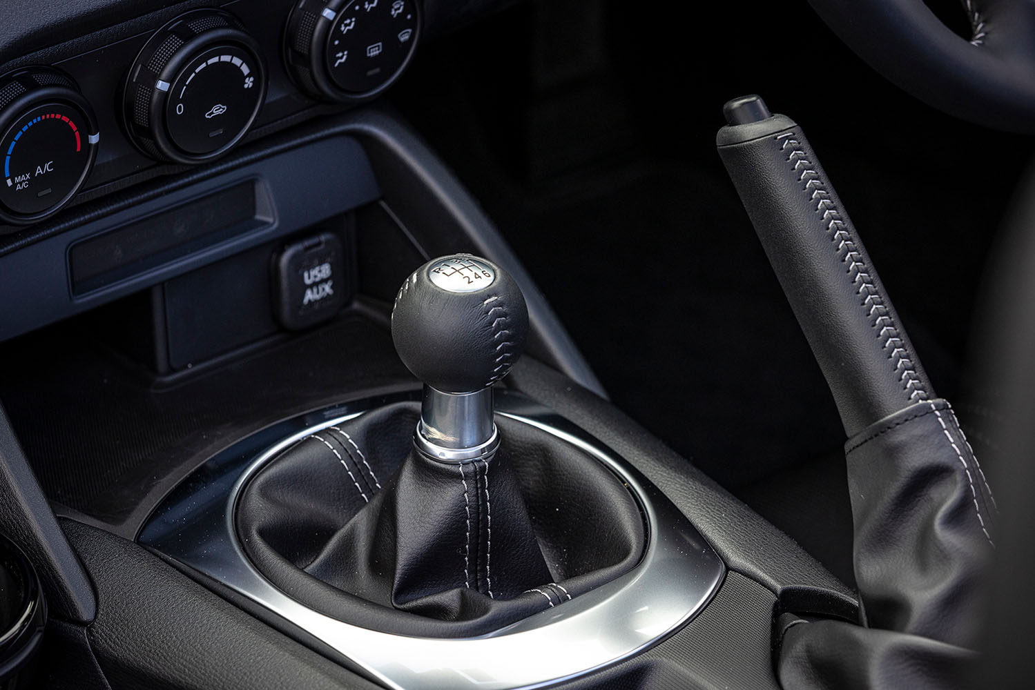 バック の入れ方が分からない 意外とたくさんあるマニュアル車のシフトパターンを解説します Auto Messe Web 自動車情報サイト 新車 中古車 Carview