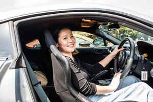 彼女の愛車は2台目のトヨタ「GR86」！楽しさが忘れられずカムバック