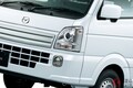 106万円！ マツダ「スクラム」がスゴい！ MT×「デフロック付き4WD」搭載の「タフ仕様」に熱視線！ 高齢者にも安心・安全な「“最新”軽トラ」販売店での反響は？