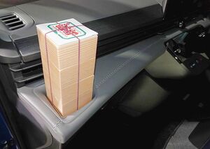 日産、カップホルダーに収まる「道弁」12月中旬に発売　コウケンテツ氏が監修　「東日本版」「西日本版」を用意