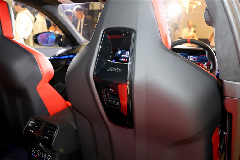 BMW新型「M5」発売　700psの怪力に最新ハイテクを備えた爆速セダン。約2000万円はバーゲンプライス!?