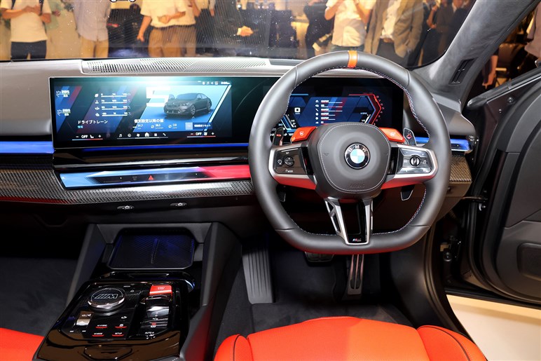BMW新型「M5」発売　700psの怪力に最新ハイテクを備えた爆速セダン。約2000万円はバーゲンプライス!?