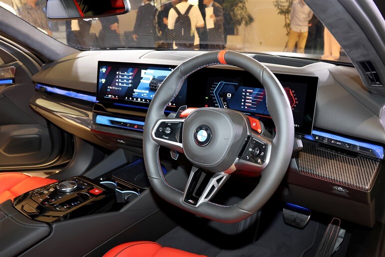 BMW新型「M5」発売　700psの怪力に最新ハイテクを備えた爆速セダン。約2000万円はバーゲンプライス!?