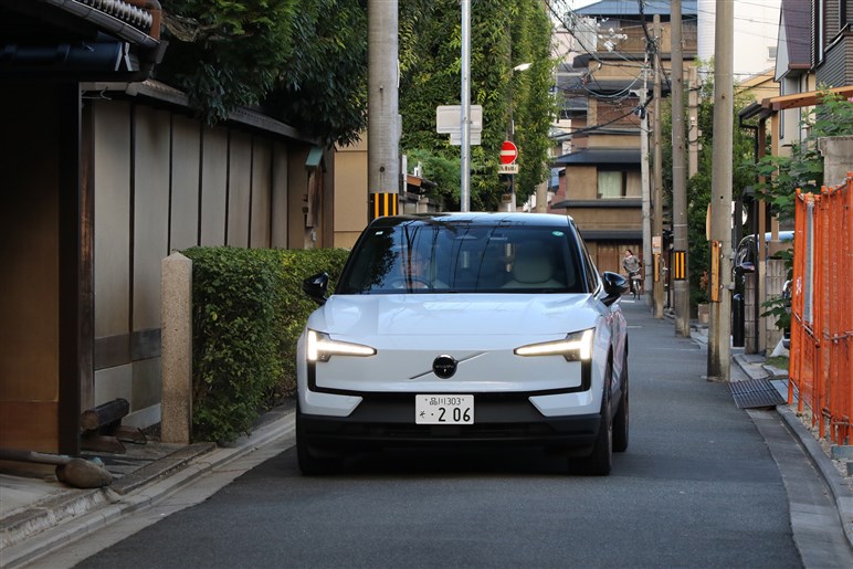 【東京～京都はあり？】ボルボのEV「EX30」で500km走った〇と×。クルマは余裕、課題もある