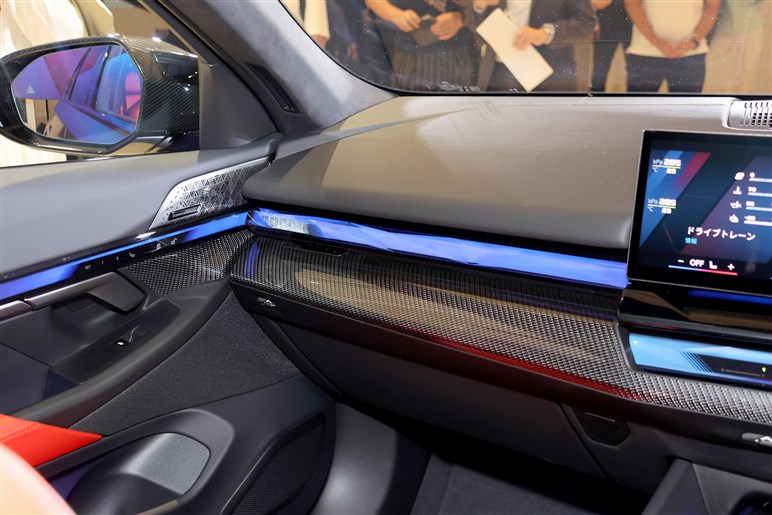 BMW新型「M5」発売　700psの怪力に最新ハイテクを備えた爆速セダン。約2000万円はバーゲンプライス!?