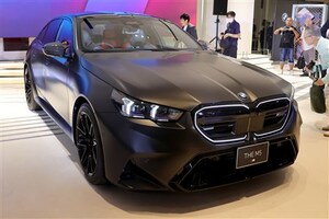 BMW新型「M5」発売　700psの怪力に最新ハイテクを備えた爆速セダン。約2000万円はバーゲンプライス!?