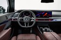 【巨大グリルはそのまま】BMW改良型「7シリーズ」がカモフラージュ減で最新の顔つきを初披露。2025年末に正式発表予定