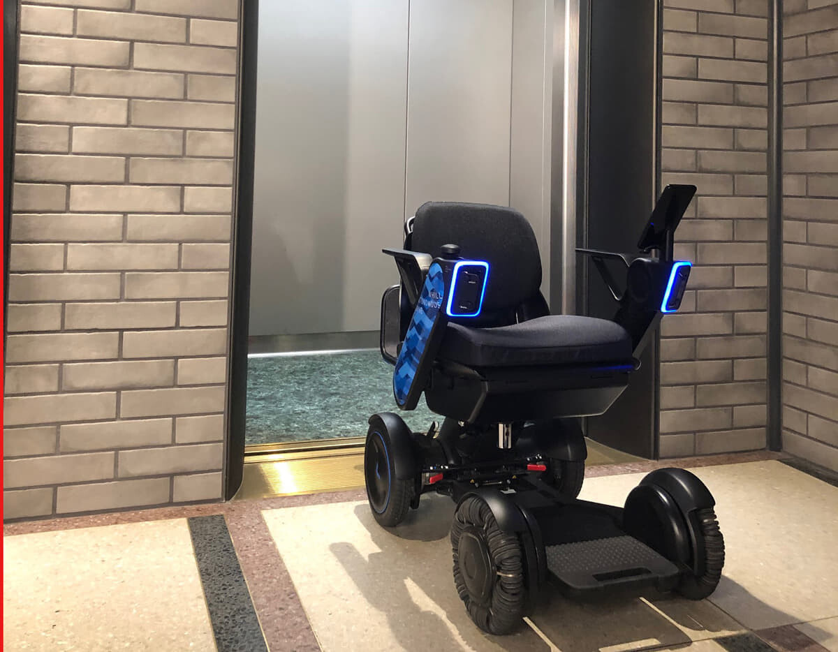 「自動運転車いす」がエレベーターに乗って利用者をお迎え！東京大手町のビルで実証実験を開始