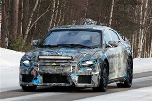 【10月9日公開】フェラーリ初のEV、車名は「エレトリカ」で決定か。後部に備わる謎のマフラーの正体とは!?