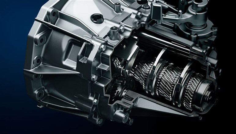 新型「スイフトスポーツ」の全容が見えてきた！ MHEV化×サイズ拡大も高コスパはキープ…26年前半公開へ