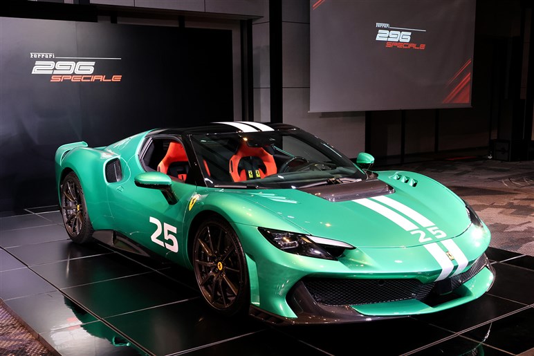 【買いたくても…】走り特化型のフェラーリ「296 スペチアーレ」日本初公開。購入できるのは“公認客”だけかも