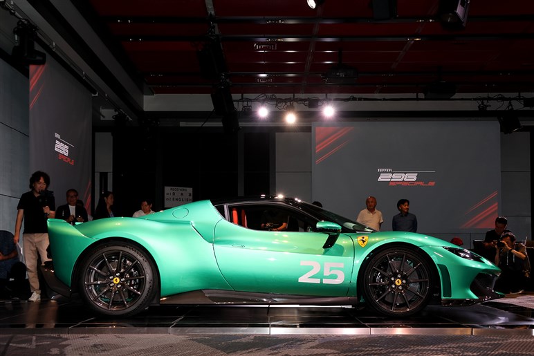 【買いたくても…】走り特化型のフェラーリ「296 スペチアーレ」日本初公開。購入できるのは“公認客”だけかも
