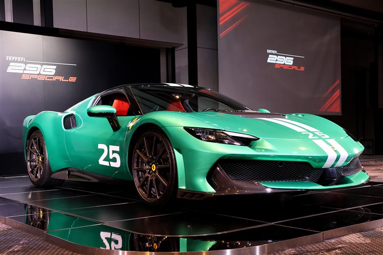 【買いたくても…】走り特化型のフェラーリ「296 スペチアーレ」日本初公開。購入できるのは“公認客”だけかも