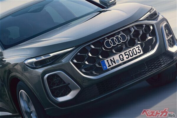 鋭い目つきの新型アウディQ5登場!!　標準ボディにスポーツバックも同時発売で760万円から!!!
