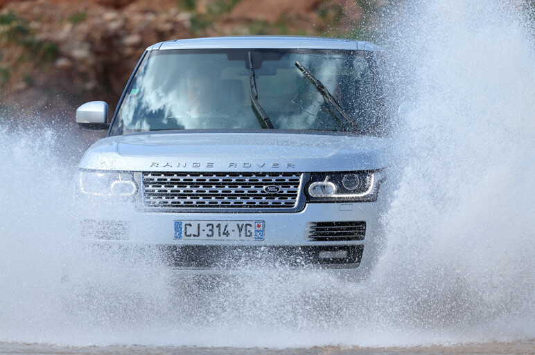 新型レンジローバー　オールアルミの異次元