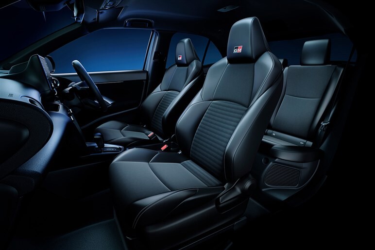 【発売から5年】「ヤリスクロス」購入者のリアルな本音。走りと装備に満足の声…でも“室内の狭さ”と“3気筒の音”に課題も