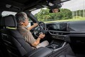 2段フェイスに化粧直しされたBMWの巨艦SUV「X7」。高性能グレード・M60iの実力やハイテク装備を解説する
