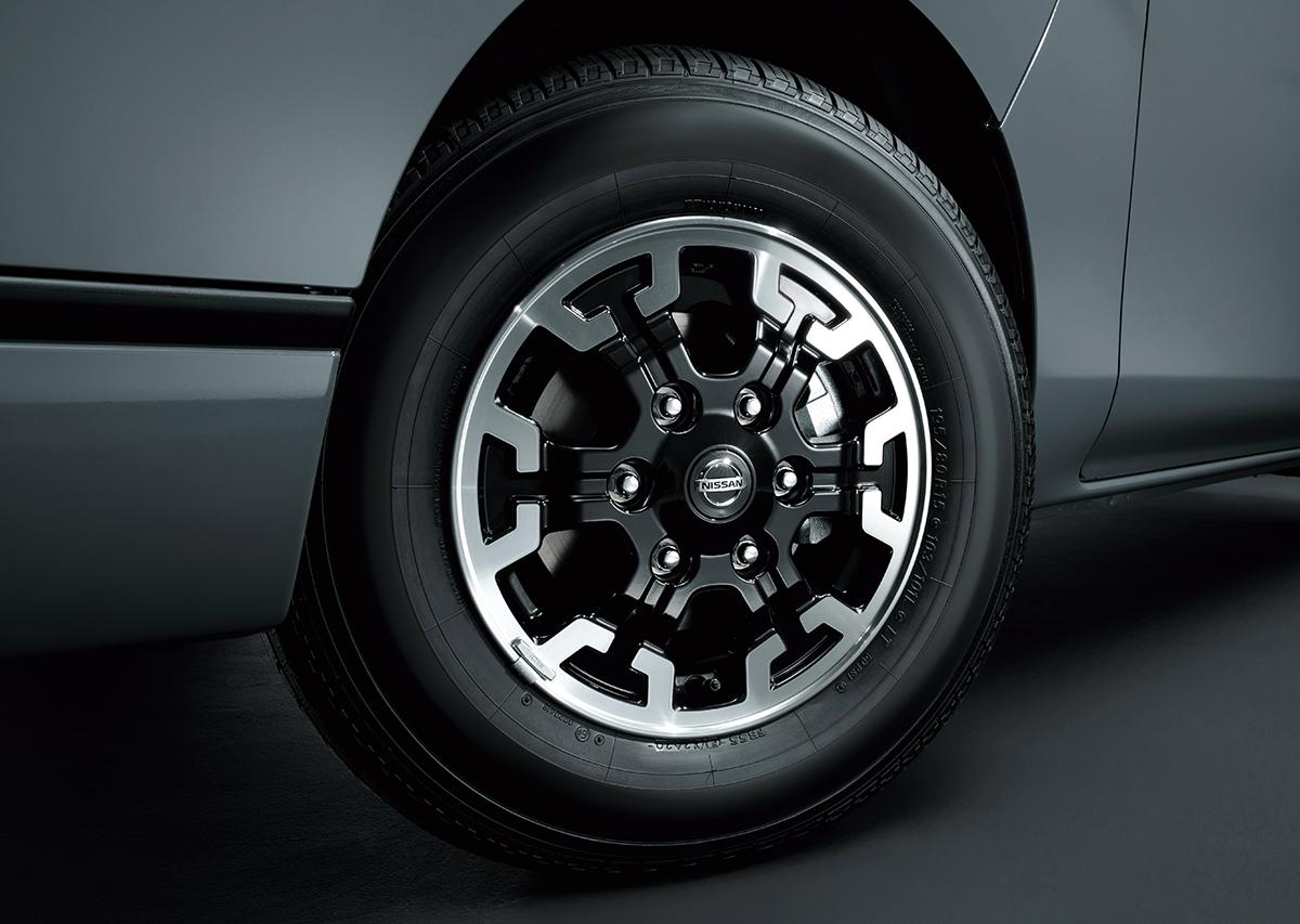 アクティブな休日を過ごしたい人にピッタリ 日産nv350キャラバンの特別仕様車 ブラックギア 発売 Web Cartop 自動車情報サイト 新車 中古車 Carview