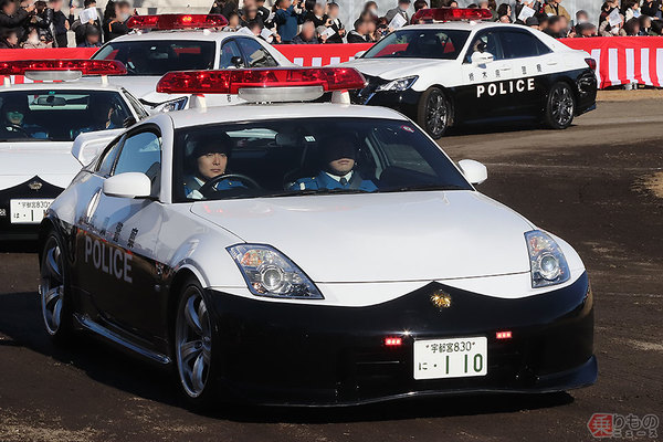 新型 フェアレディz はパトカーになるか 歴代すべて警察使用の和製2ドアスポーツ 乗りものニュース 自動車情報サイト 新車 中古車 Carview