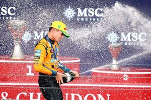 レーシングブルズのメンバーがノリスへのブーイングを煽った事実が発覚。チームは「内部で処分した」と声明を発表