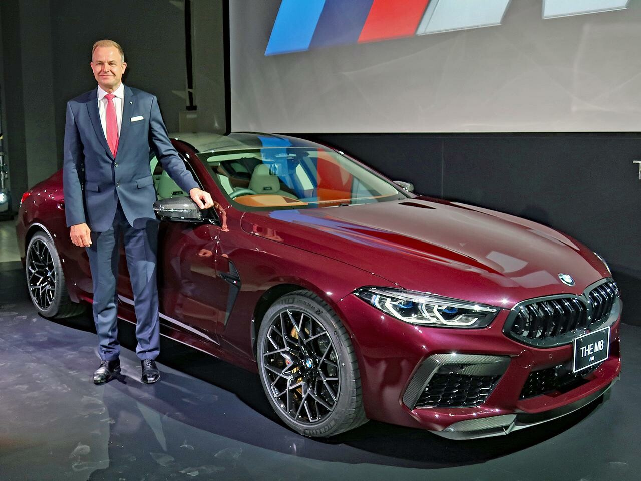 BMW M8グランクーペを発売。美しさと快適性に加え、サーキットで培われた技術も採用